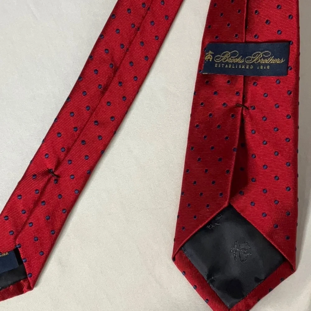 Brooks Brothers Red Silk Tie with Navy Dots 100% Silk Size Youth NWOT